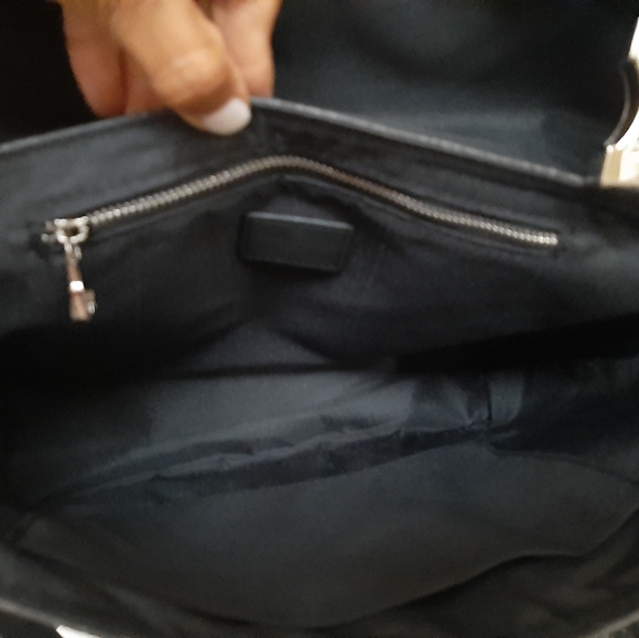 Louis Vuitton Messenger Monogram Eclipse Voyage PM - Picture 9 of 16